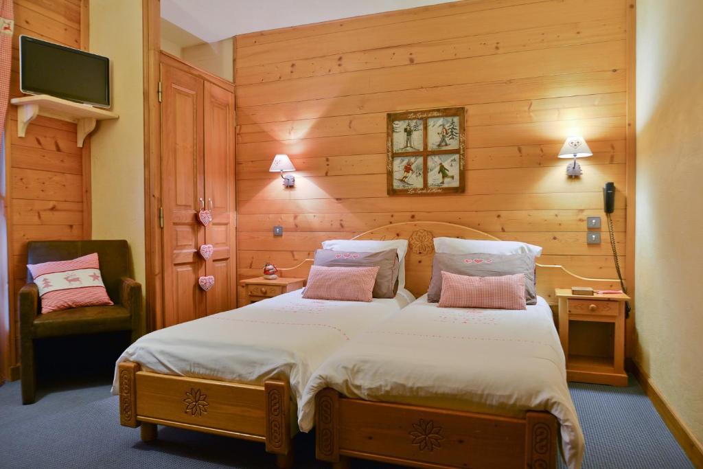 Hotel-Spa Le Morillon Charme & Caractere Room photo